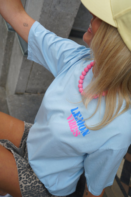 T-SHIRT LEMON VIBES BLAUW