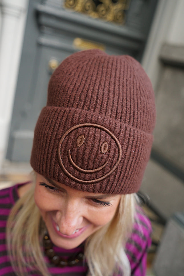 MUTS SMILEY BRUIN