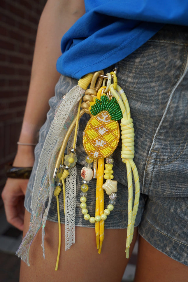 BAG CHARM ANANAS GEEL - Hipishet