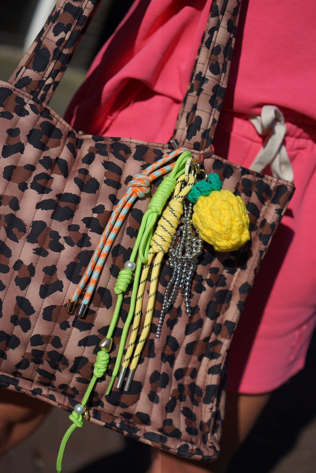 BAG CHARM LEMON GEEL - Hipishet