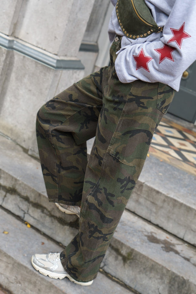 BARREL JEANS FIENE ARMY - Hip is het
