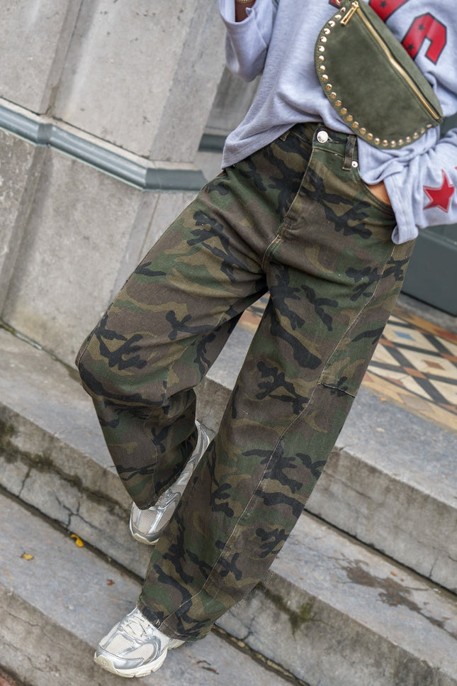 BARREL JEANS FIENE ARMY - Hip is het