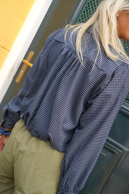GERUITE BLOUSE JET NAVY - Hip is het