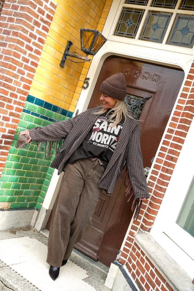 JEANS AMIRA BRUIN - Hip is het