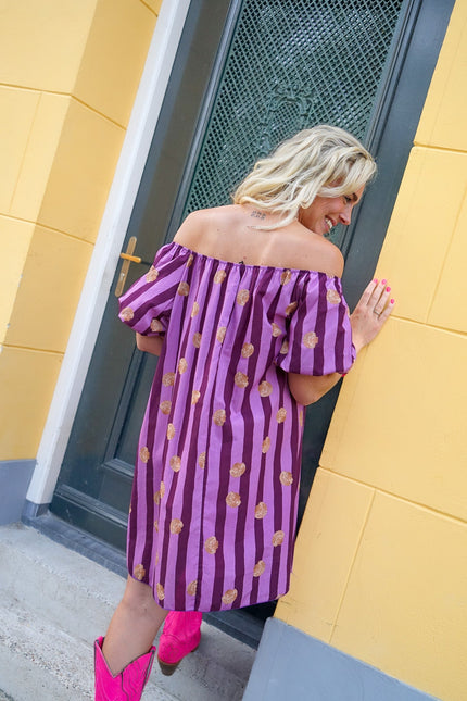 KATOENEN STREEP JURK SHELL AUBERGINE - Hip is het