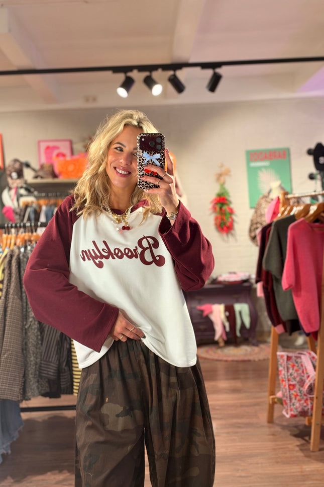 LONGSLEEVE BROOKLYN BORDEAUX - Hip is het
