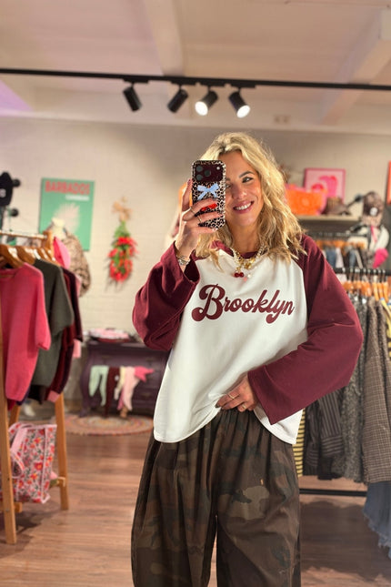 LONGSLEEVE BROOKLYN BORDEAUX - Hip is het