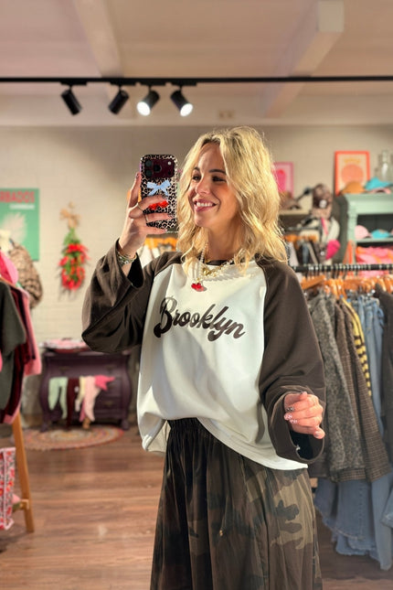 LONGSLEEVE BROOKLYN BRUIN - Hip is het