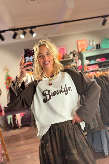 LONGSLEEVE BROOKLYN BRUIN - Hip is het