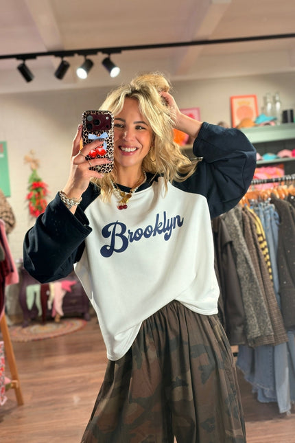 LONGSLEEVE BROOKLYN NAVY - Hip is het