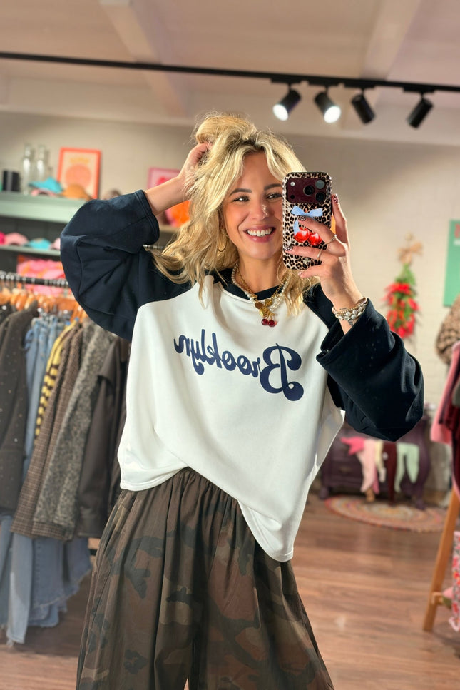 LONGSLEEVE BROOKLYN NAVY - Hip is het