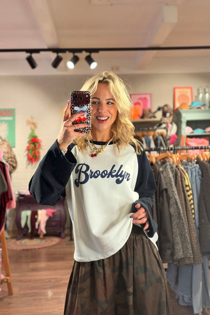 LONGSLEEVE BROOKLYN NAVY - Hip is het