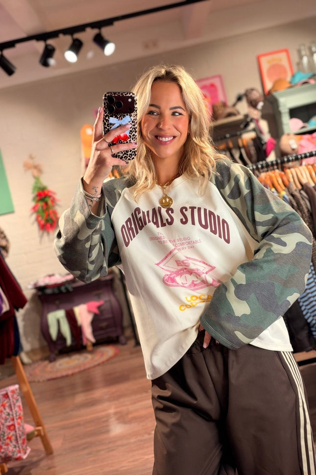 LONGSLEEVE ORIGINALS STUDIO ARMY ECRU - Hip is het