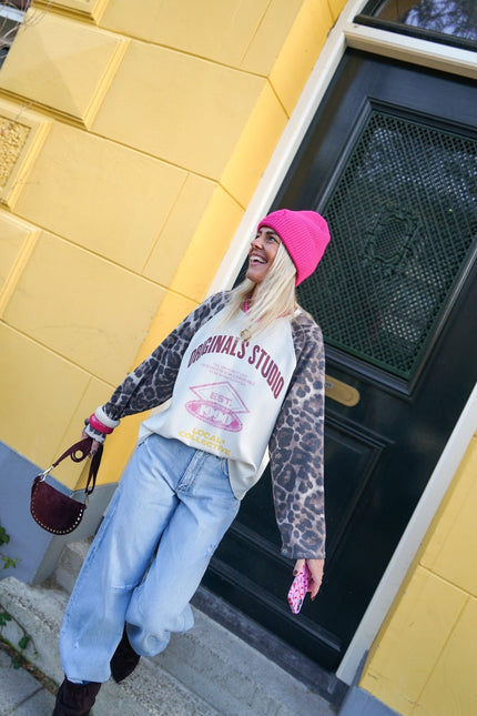 LONGSLEEVE ORIGINALS STUDIO LEOPARD - Hip is het