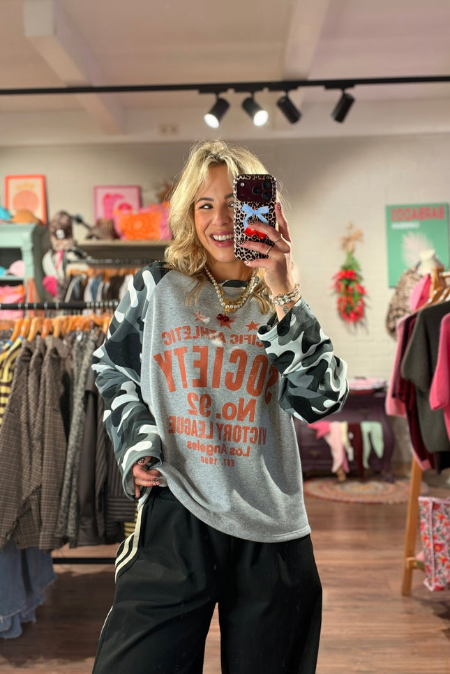 LONGSLEEVE PACIFIC ATHLETIC ARMY GRIJS - Hip is het