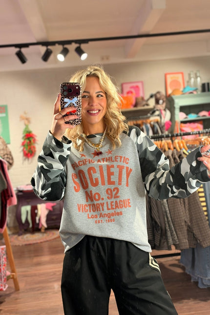 LONGSLEEVE PACIFIC ATHLETIC ARMY GRIJS - Hip is het