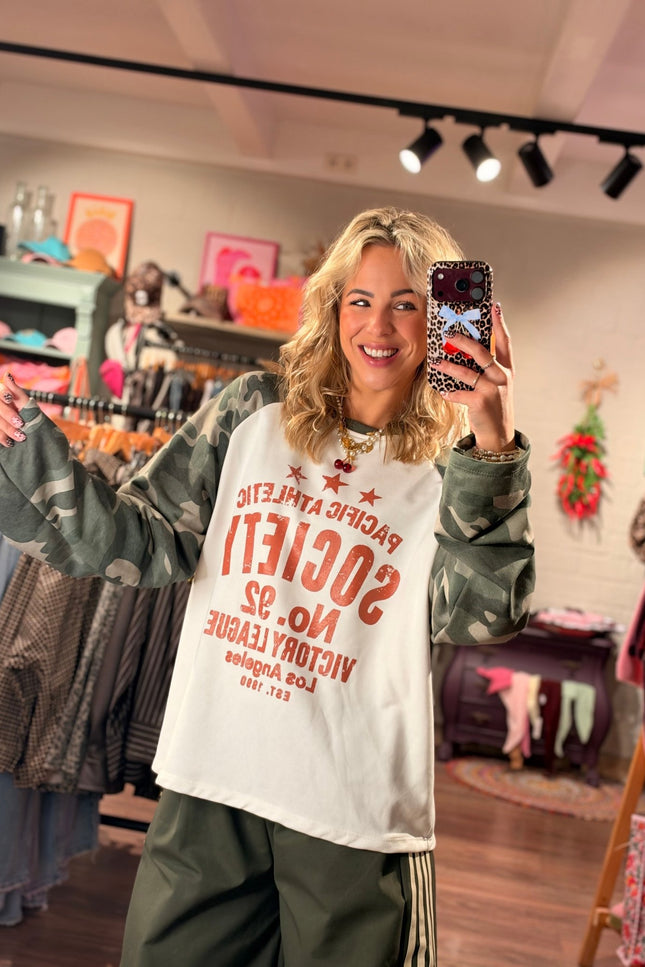 LONGSLEEVE PACIFIC ATHLETIC ARMY WIT - Hip is het