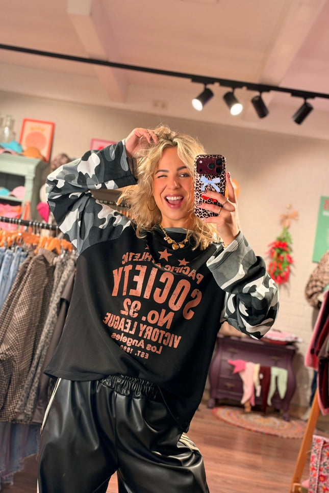 LONGSLEEVE PACIFIC ATHLETIC ARMY ZWART - Hip is het