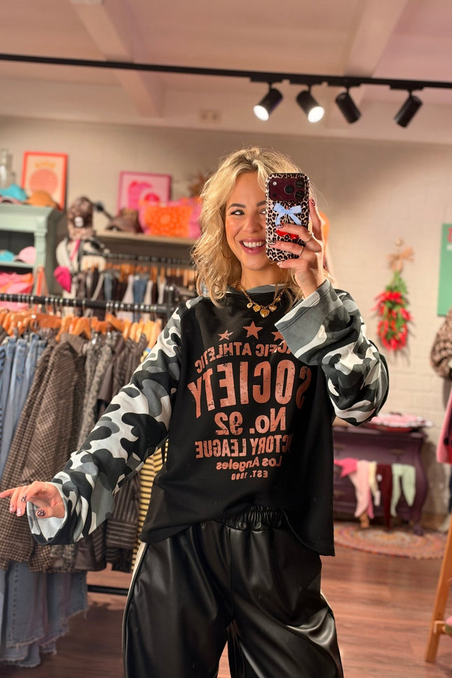 LONGSLEEVE PACIFIC ATHLETIC ARMY ZWART - Hip is het