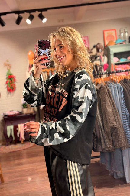 LONGSLEEVE PACIFIC ATHLETIC ARMY ZWART - Hip is het
