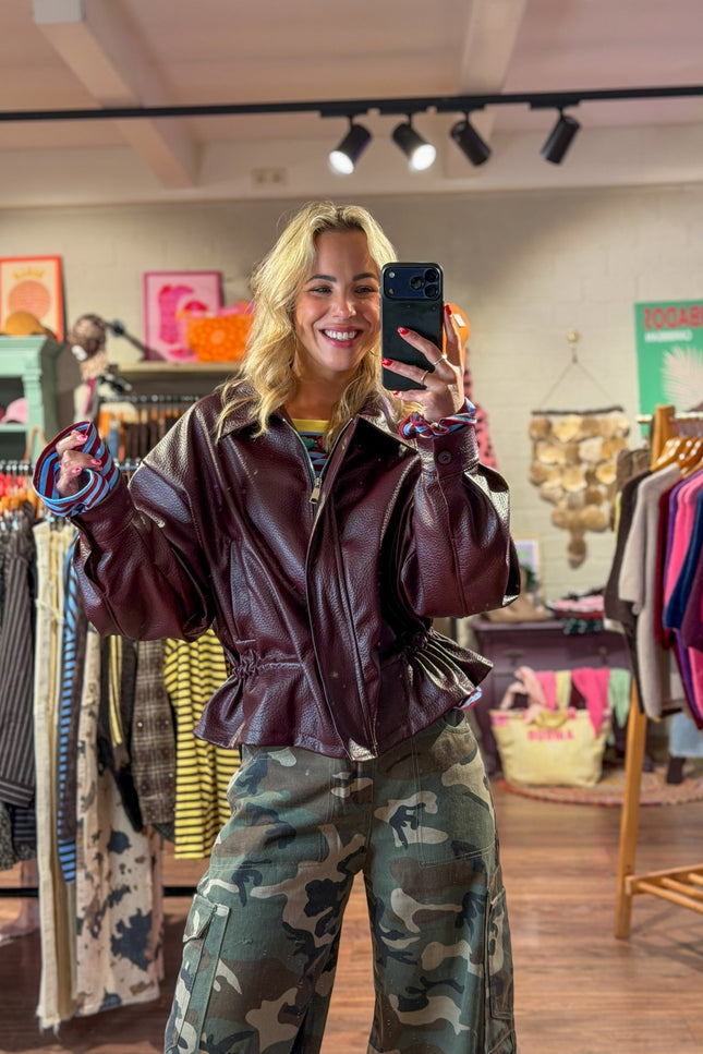 PU JACKET LOLA BORDEAUX - Hip is het