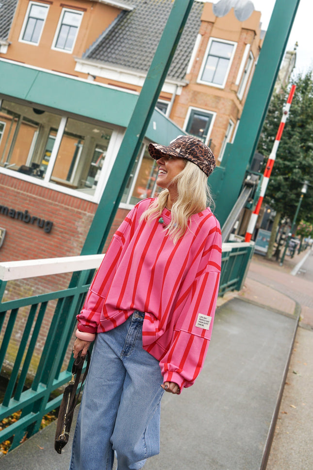 STREEP SWEATER LIFE ISN'T PERFECT ROZE ROOD - Hip is het