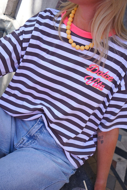 STREEP T - SHIRT DOLCE VITA BRUIN WIT - Hipishet