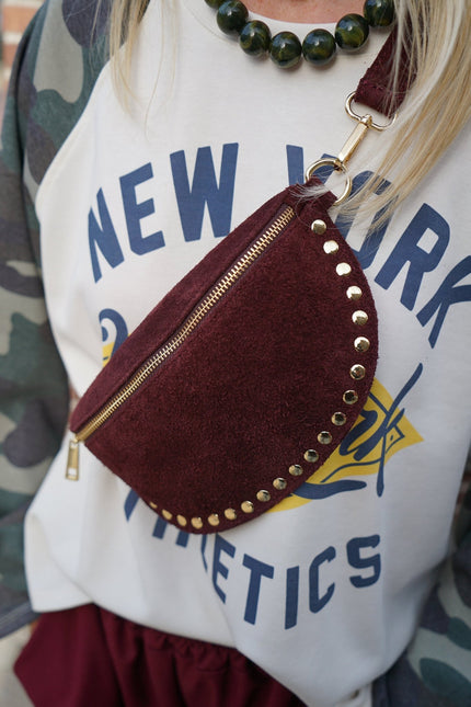 SUEDE CROSSBODY TAS TESSA BORDEAUX - Hip is het