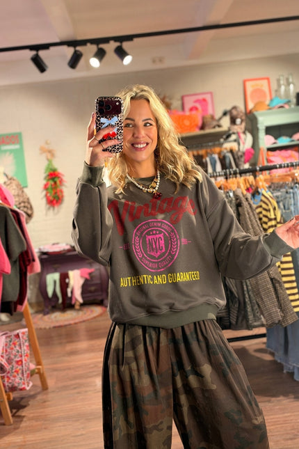 SWEATER VINTAGE BRUIN - Hip is het