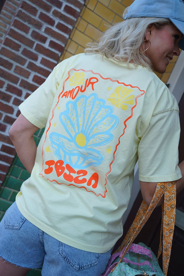 T - SHIRT AMOUR IBIZA GEEL - Hipishet