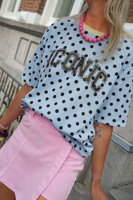 T-SHIRT DOTS ICONIC BLAUW - Hipishet