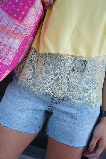T - SHIRT LACE GEEL - Hipishet