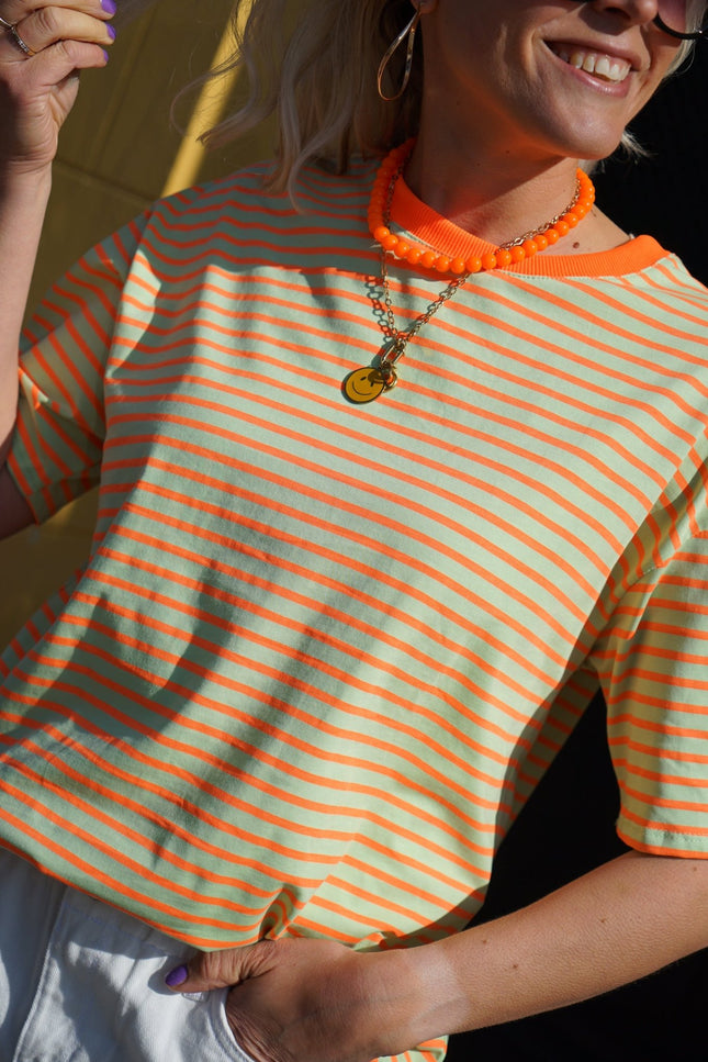 T - SHIRT STREEP FEM GROEN ORANJE - Hipishet